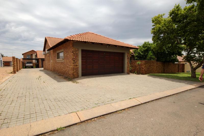 3 Bedroom Property for Sale in Thatchfield Gauteng
