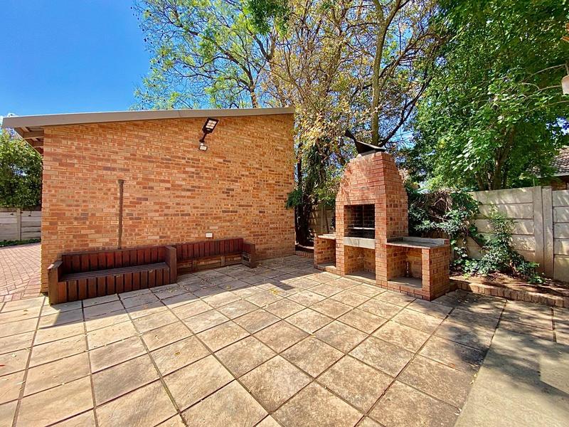 3 Bedroom Property for Sale in Allens Nek Gauteng