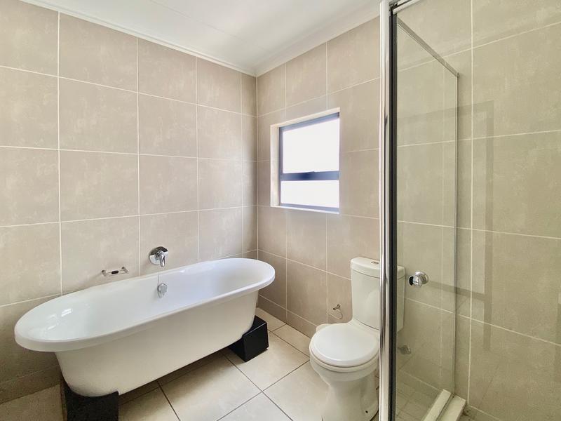 2 Bedroom Property for Sale in Petervale Gauteng