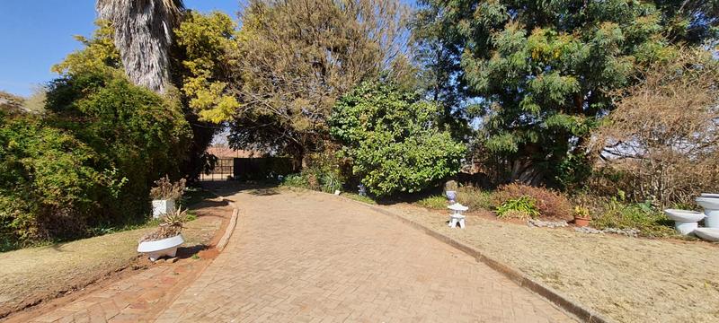 To Let 3 Bedroom Property for Rent in Hillside Gauteng