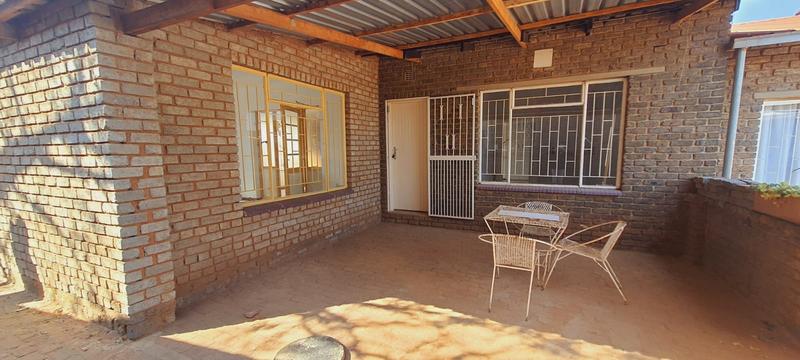 To Let 3 Bedroom Property for Rent in Hillside Gauteng