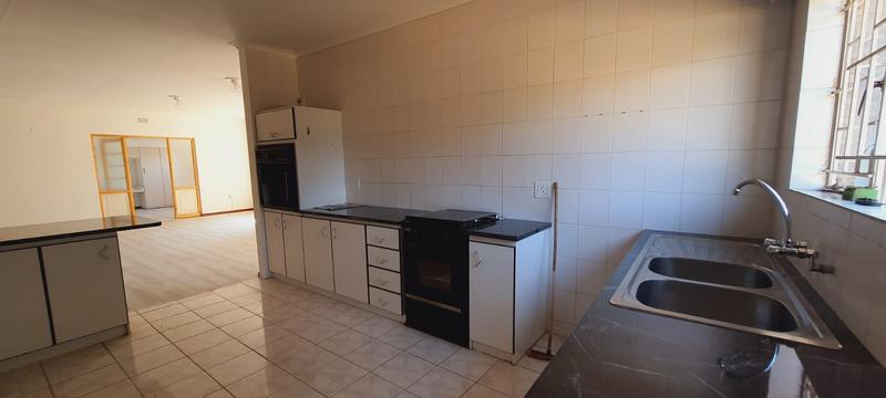 To Let 3 Bedroom Property for Rent in Hillside Gauteng
