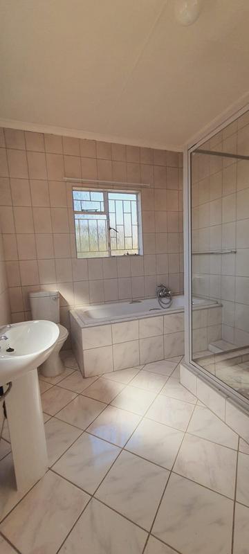 To Let 3 Bedroom Property for Rent in Hillside Gauteng