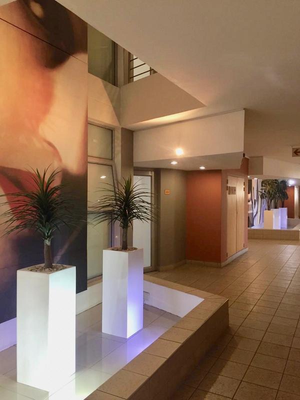 To Let 2 Bedroom Property for Rent in Sandown Gauteng