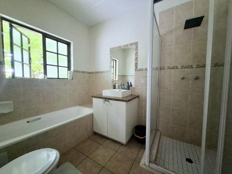 1 Bedroom Property for Sale in Lonehill Gauteng