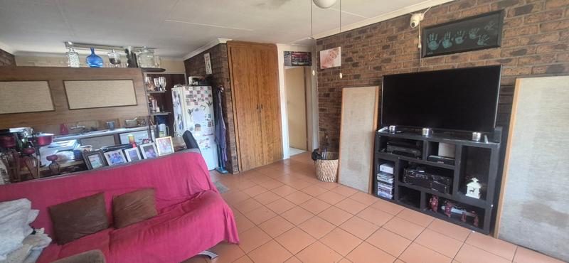 2 Bedroom Property for Sale in Witpoortjie Gauteng