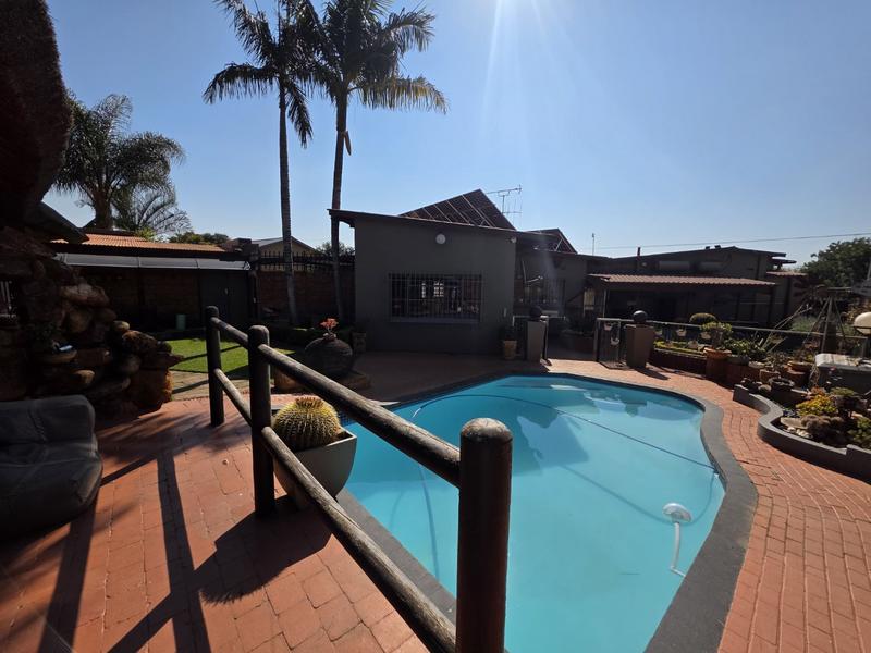 3 Bedroom Property for Sale in Sinoville Gauteng