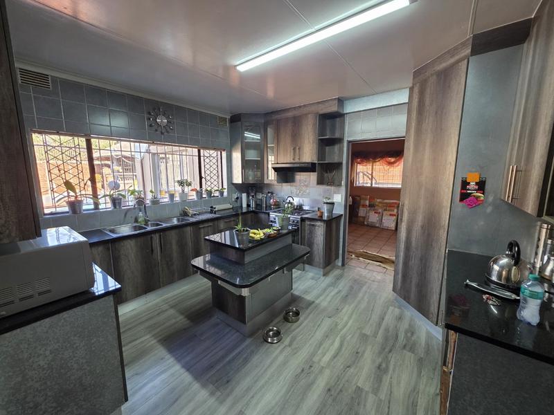 3 Bedroom Property for Sale in Sinoville Gauteng