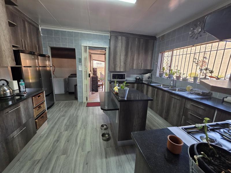 3 Bedroom Property for Sale in Sinoville Gauteng