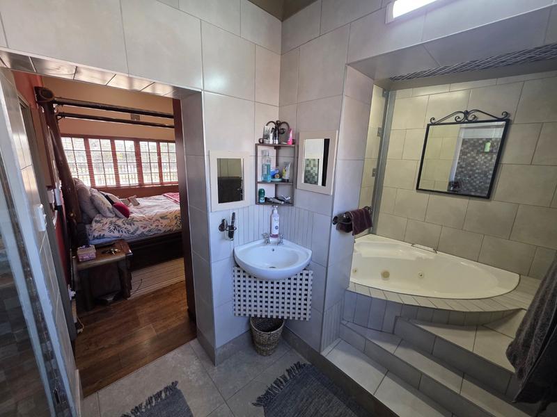 3 Bedroom Property for Sale in Sinoville Gauteng