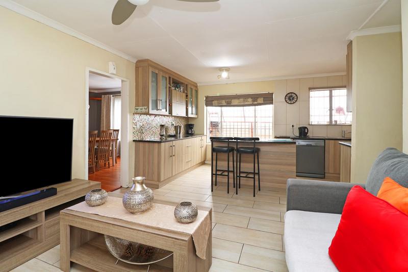 4 Bedroom Property for Sale in Discovery Gauteng