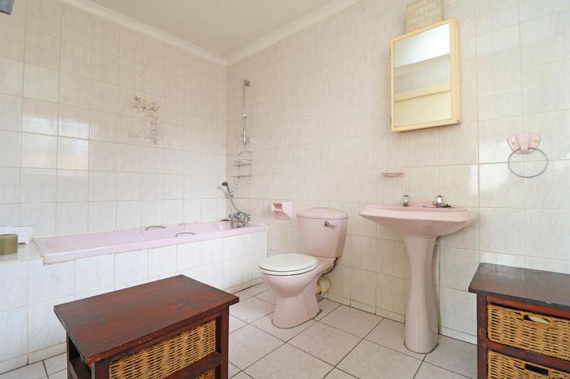 4 Bedroom Property for Sale in Discovery Gauteng