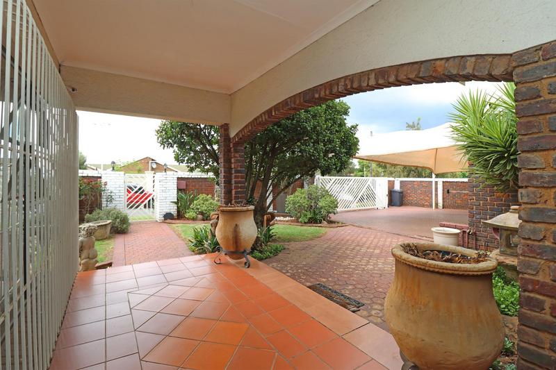 4 Bedroom Property for Sale in Discovery Gauteng
