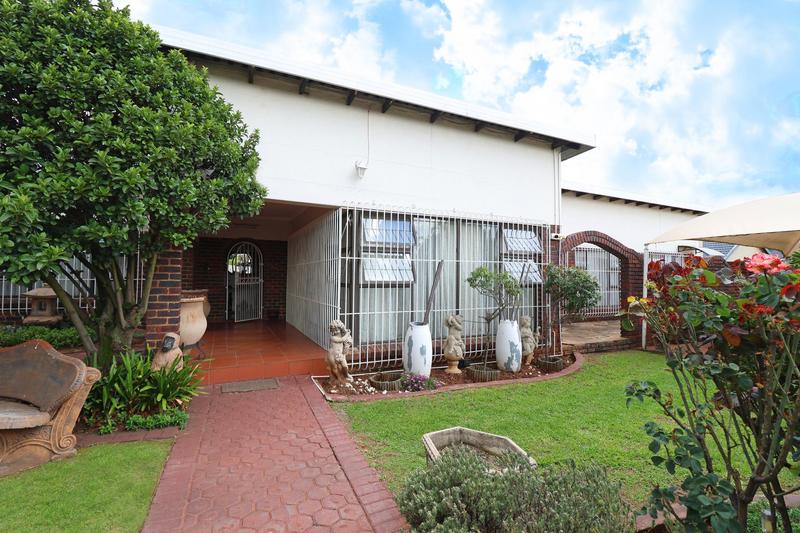 4 Bedroom Property for Sale in Discovery Gauteng