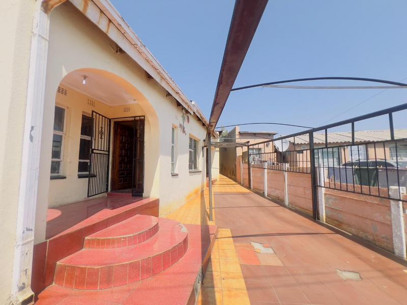 2 Bedroom Property for Sale in Diepkloof Gauteng