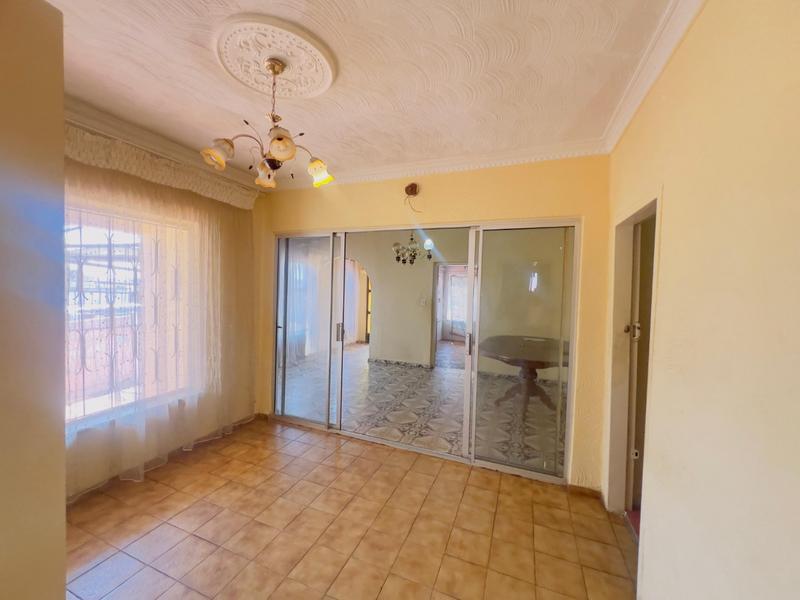 2 Bedroom Property for Sale in Diepkloof Gauteng
