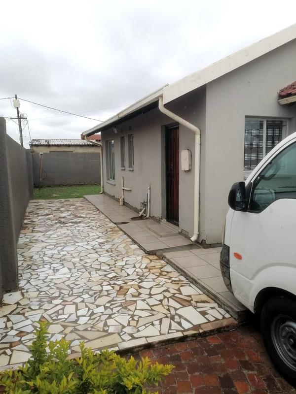 3 Bedroom Property for Sale in Protea Glen Gauteng