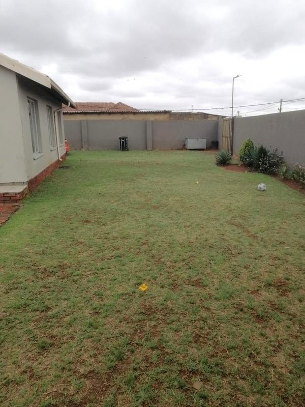 3 Bedroom Property for Sale in Protea Glen Gauteng