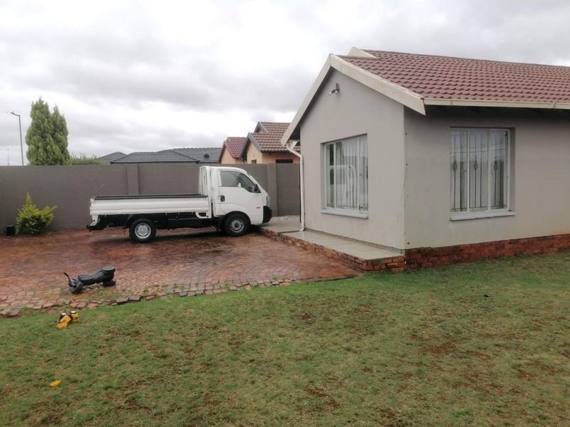 3 Bedroom Property for Sale in Protea Glen Gauteng