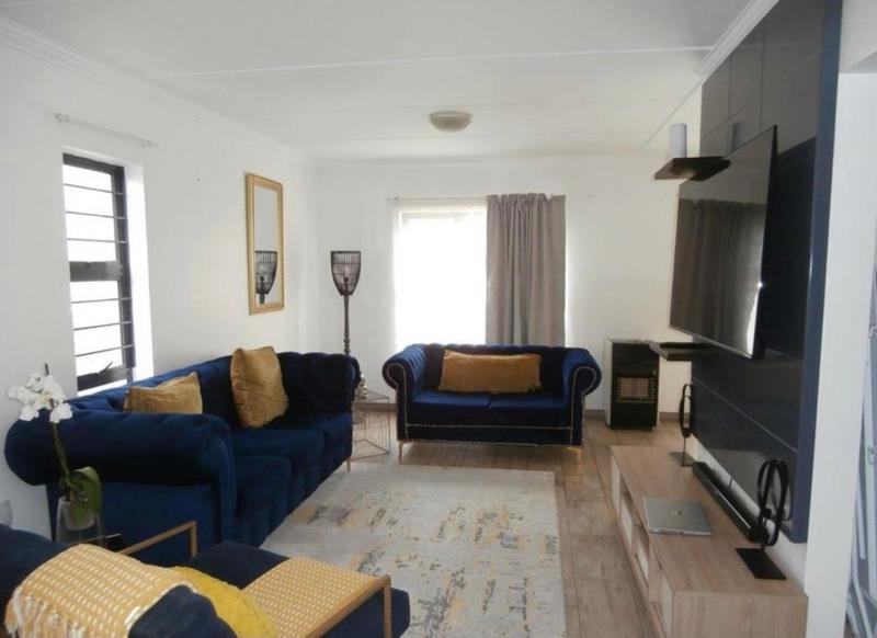 To Let 3 Bedroom Property for Rent in Amberfield Gauteng