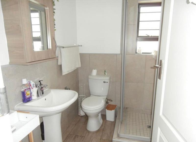 To Let 3 Bedroom Property for Rent in Amberfield Gauteng