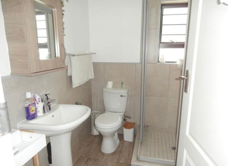 To Let 3 Bedroom Property for Rent in Amberfield Gauteng