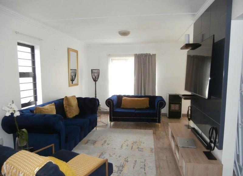 To Let 3 Bedroom Property for Rent in Amberfield Gauteng