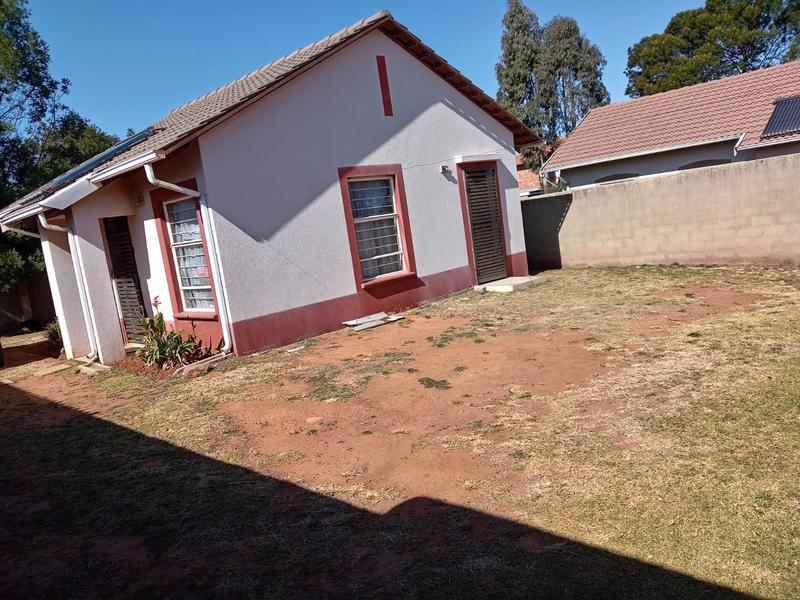2 Bedroom Property for Sale in Lenasia South Gauteng