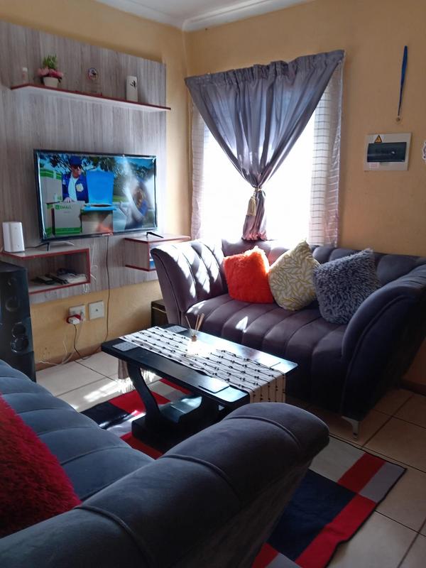 2 Bedroom Property for Sale in Lenasia South Gauteng