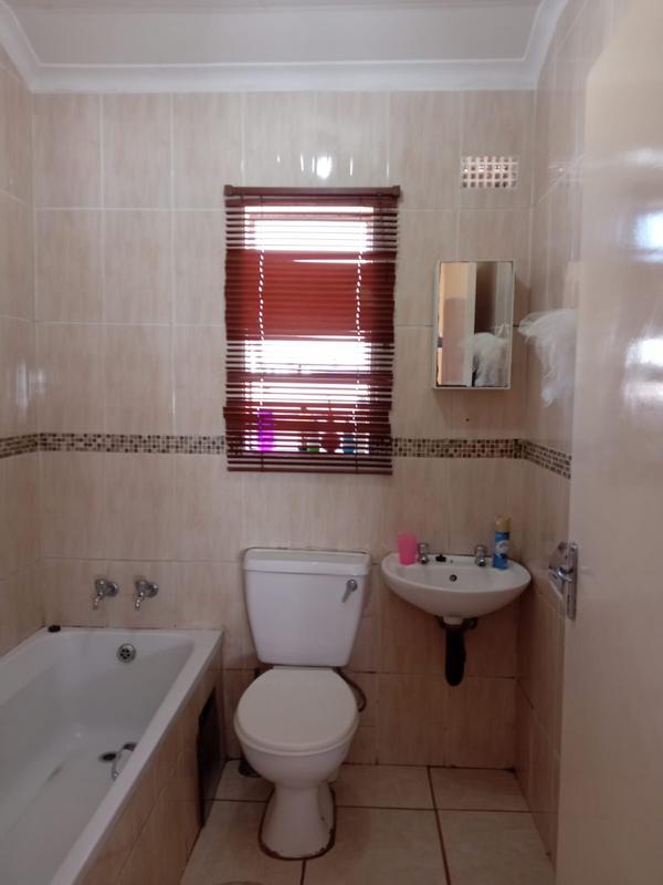 2 Bedroom Property for Sale in Lenasia South Gauteng