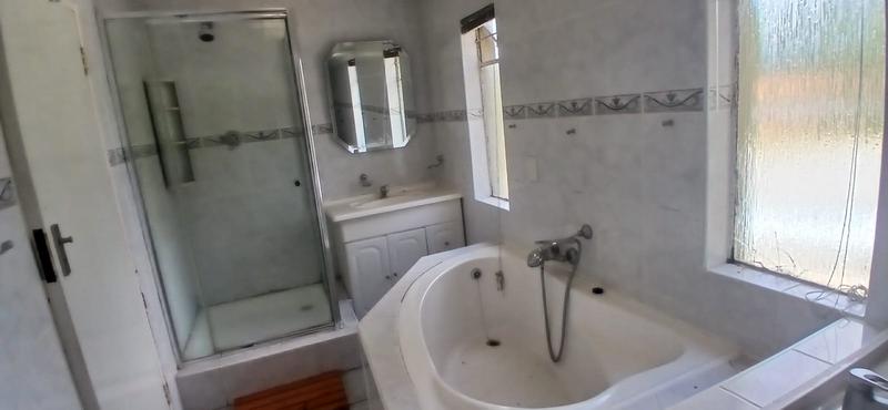 4 Bedroom Property for Sale in Ontdekkerspark Gauteng