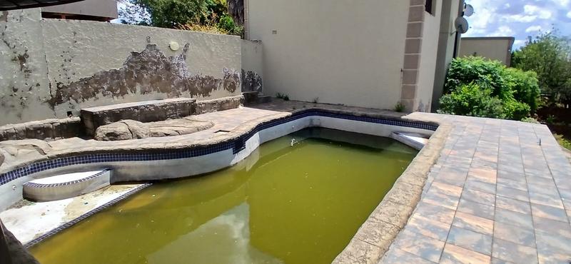 4 Bedroom Property for Sale in Ontdekkerspark Gauteng