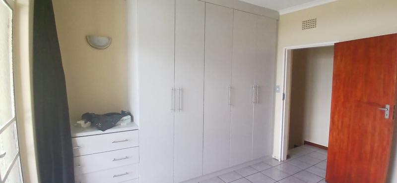 4 Bedroom Property for Sale in Ontdekkerspark Gauteng