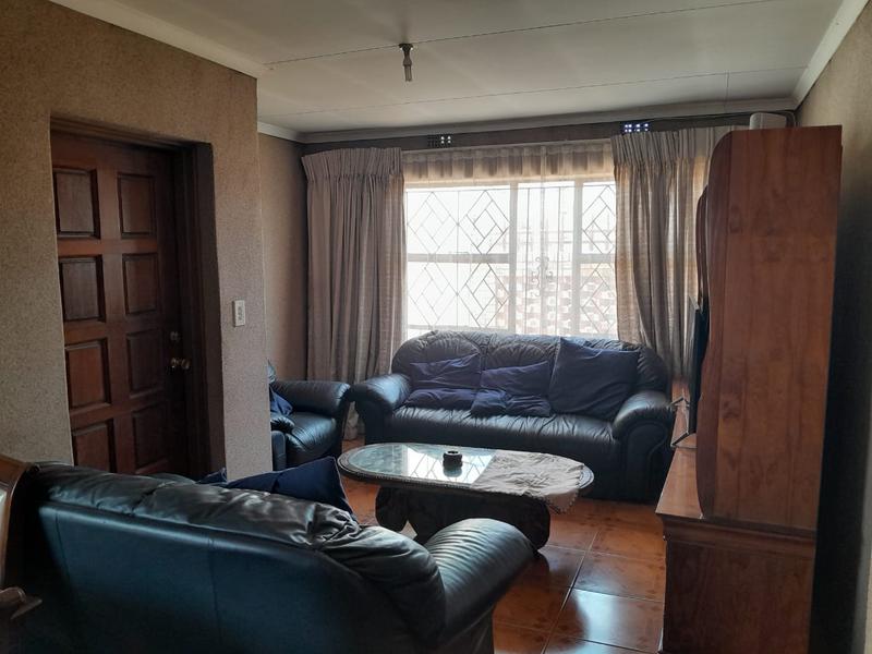 3 Bedroom Property for Sale in Tokoza Gauteng