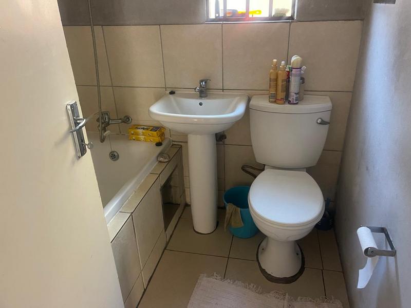 2 Bedroom Property for Sale in Fleurhof Gauteng