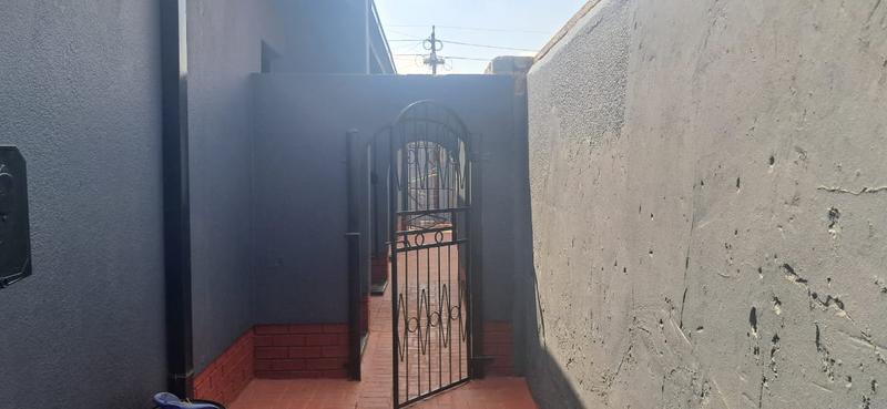 3 Bedroom Property for Sale in Protea North Gauteng