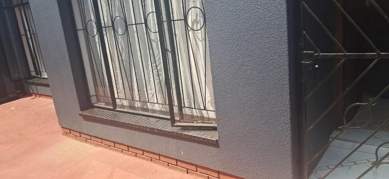 3 Bedroom Property for Sale in Protea North Gauteng