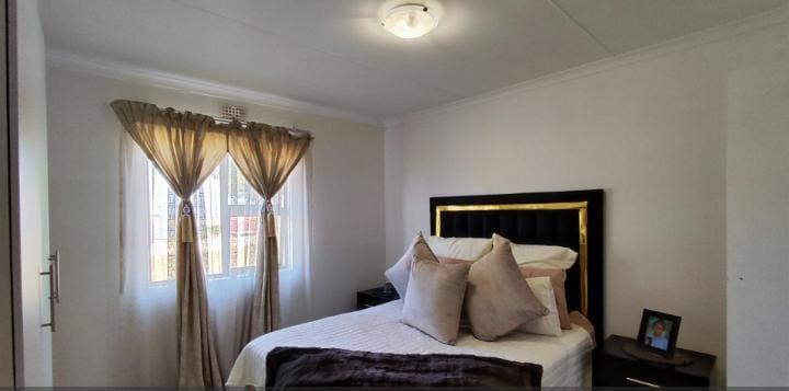 3 Bedroom Property for Sale in Albertsdal Gauteng