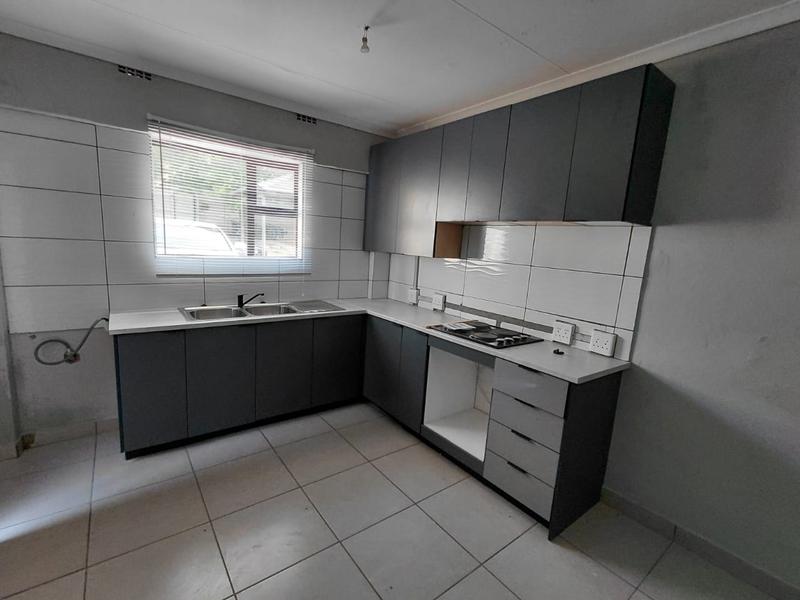 To Let 1 Bedroom Property for Rent in Lombardy East Gauteng