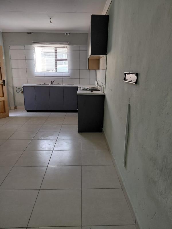 To Let 1 Bedroom Property for Rent in Lombardy East Gauteng