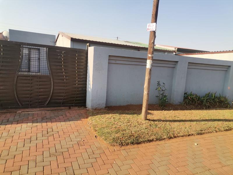 3 Bedroom Property for Sale in Protea Glen Gauteng