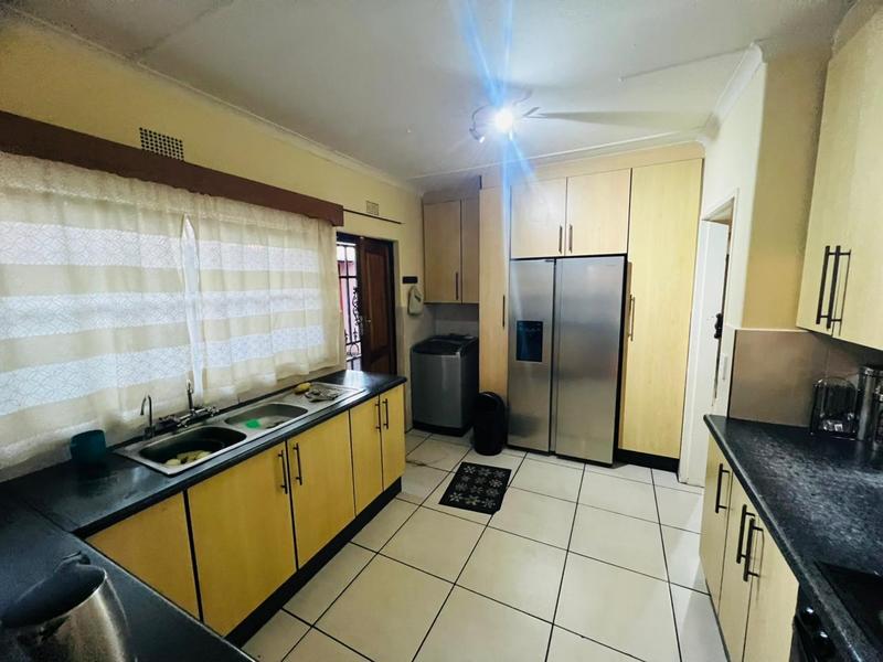 5 Bedroom Property for Sale in Van Riebeeck Park Gauteng