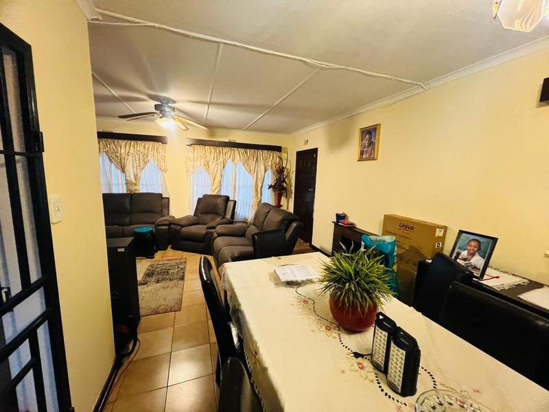 5 Bedroom Property for Sale in Van Riebeeck Park Gauteng