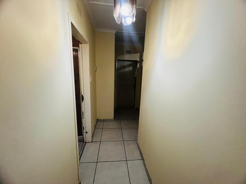 5 Bedroom Property for Sale in Van Riebeeck Park Gauteng