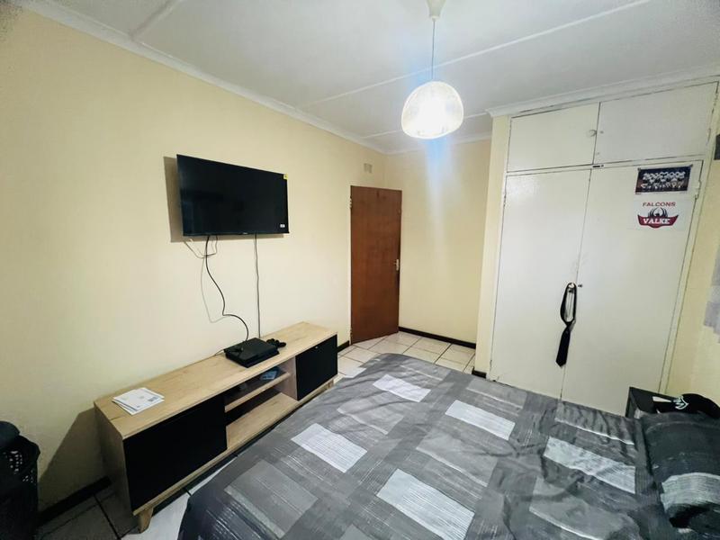 5 Bedroom Property for Sale in Van Riebeeck Park Gauteng