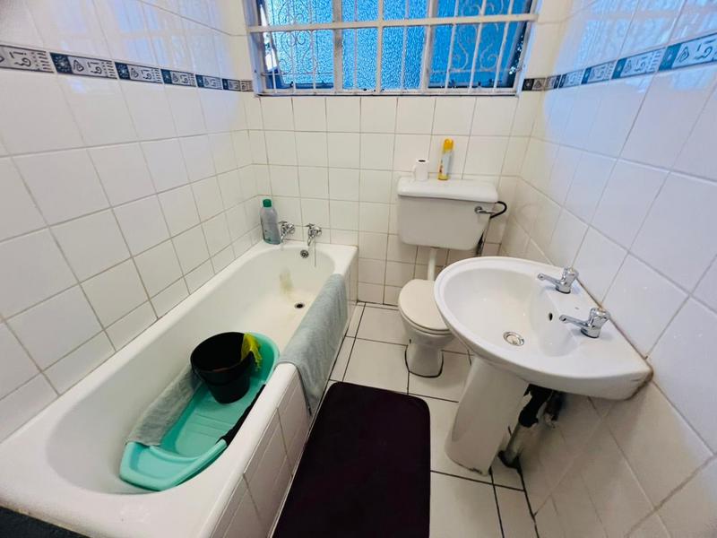 5 Bedroom Property for Sale in Van Riebeeck Park Gauteng