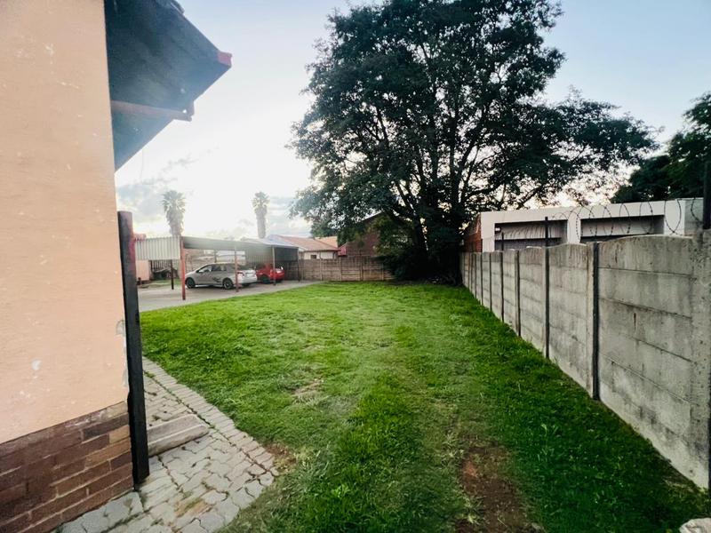 5 Bedroom Property for Sale in Van Riebeeck Park Gauteng