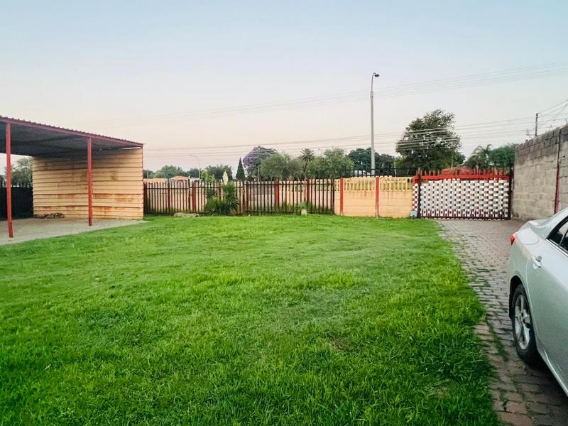 5 Bedroom Property for Sale in Van Riebeeck Park Gauteng