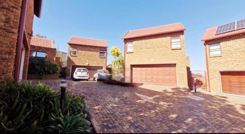 3 Bedroom Property for Sale in Bassonia Gauteng