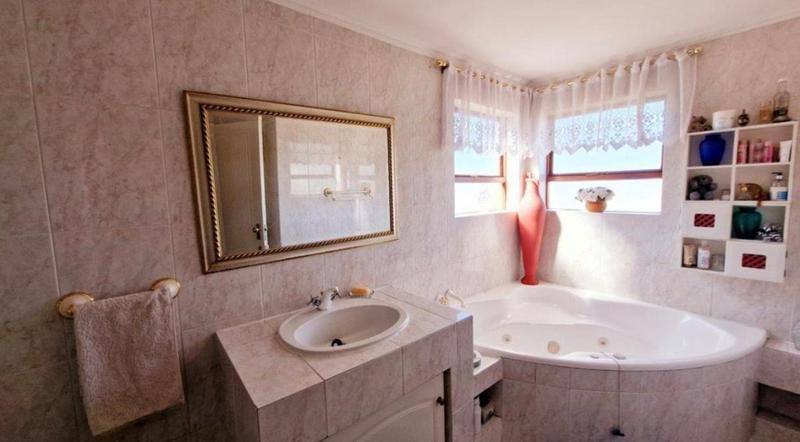 3 Bedroom Property for Sale in Bassonia Gauteng